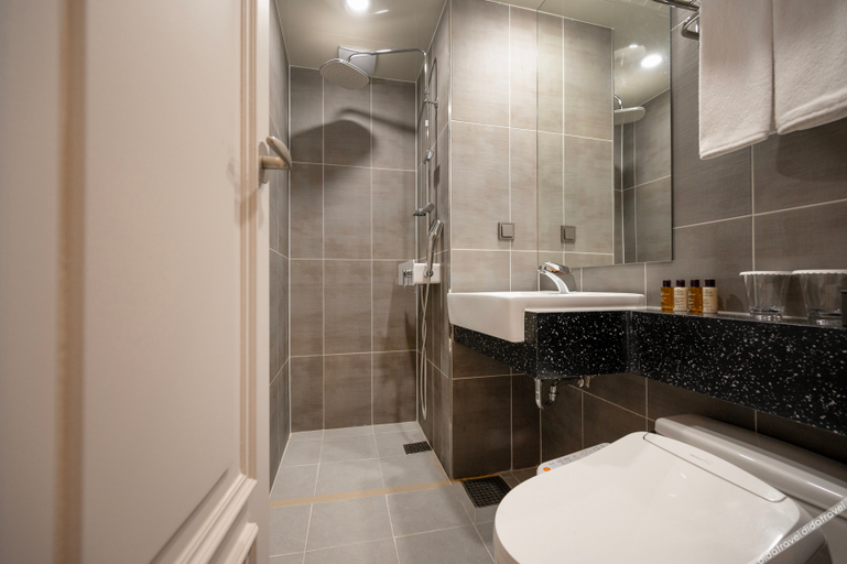 Bathroom 4, HOTEL D EDITION, Daedeok
