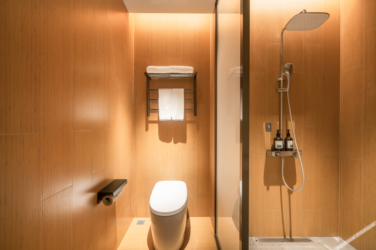 Bathroom 4, Ji Hotel Maoming Railway Station Fortune Building, Maoming