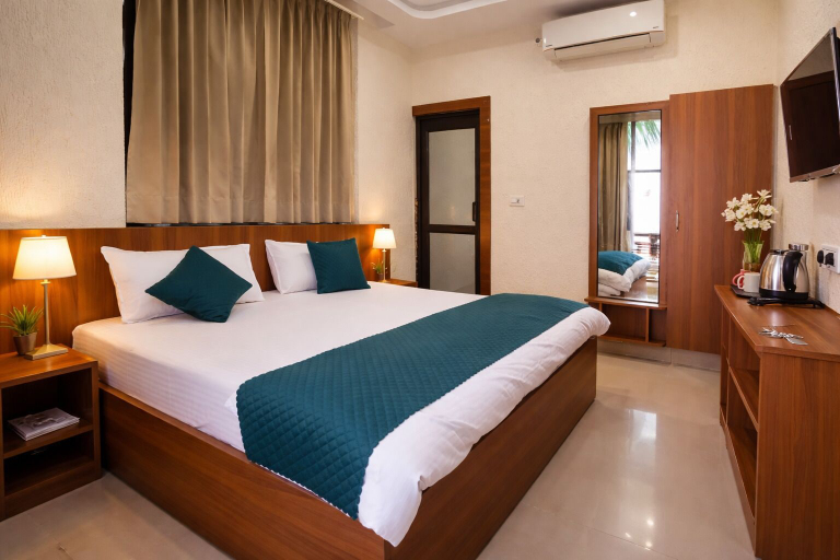 Room 3, Moon and Root, Garhwal