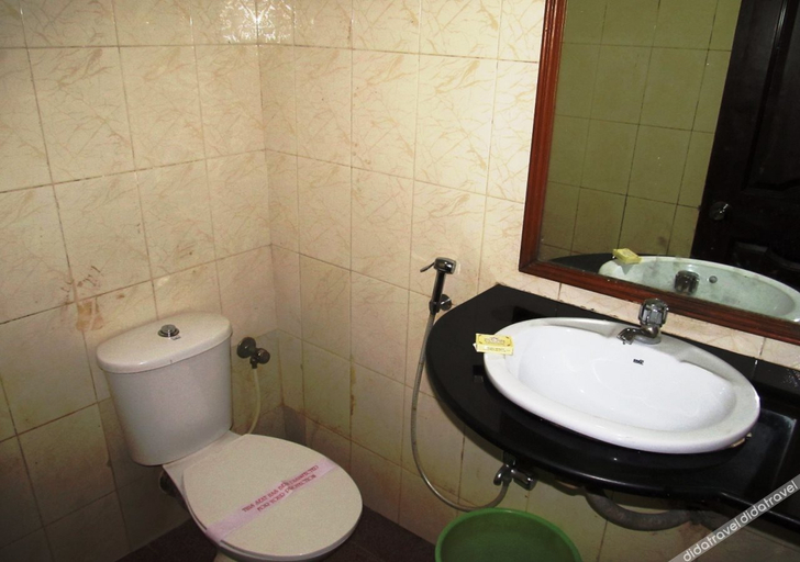 Bathroom 4, Hotel Sona, North Goa