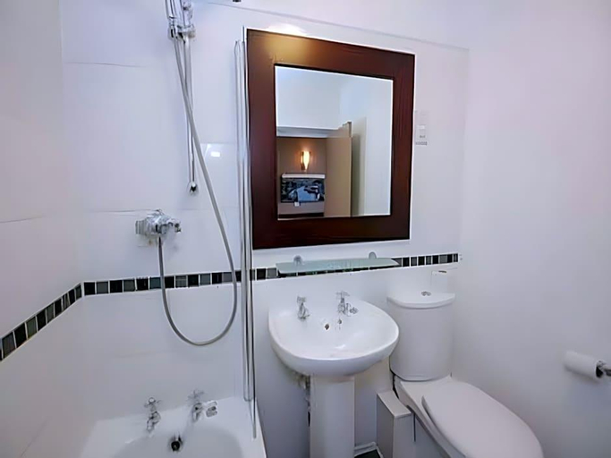 Bathroom 3, Channings Hotel, Bristol