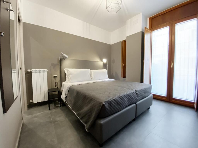 Bedroom 3, Piazza Carità, Napoli