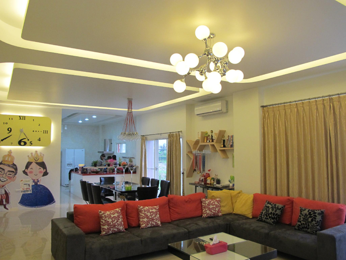 Public Area 3, super cheap Homestay, Yilan