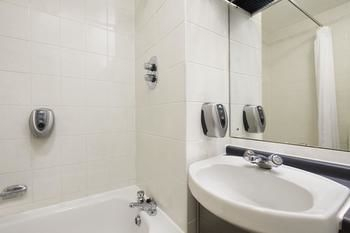 Others 4, Super 8 by Wyndham Durham, Durham