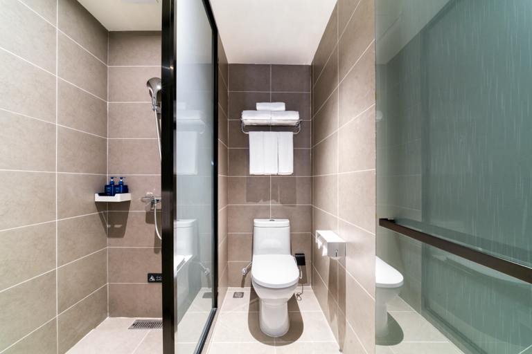 Bathroom 4, Hanting Hotel Jiangshan Dongyue Road, Quzhou