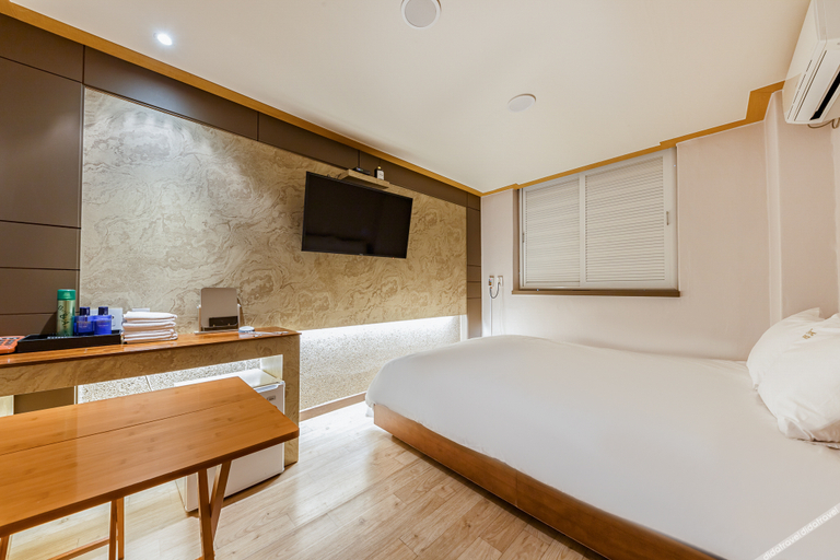 Bedroom 2, Boryeong (Daecheon) Coconut Motel, Boryeong