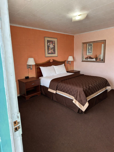 Room 3, Budget Motel, Dillon