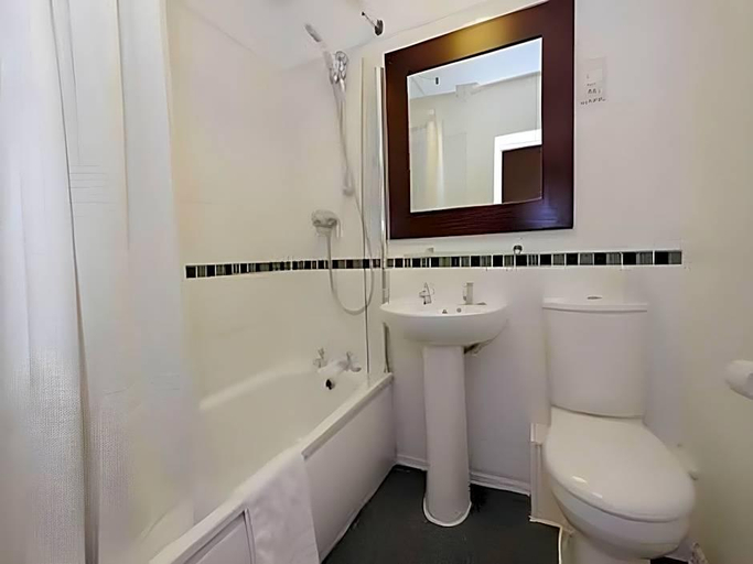 Bathroom 4, Channings Hotel, Bristol
