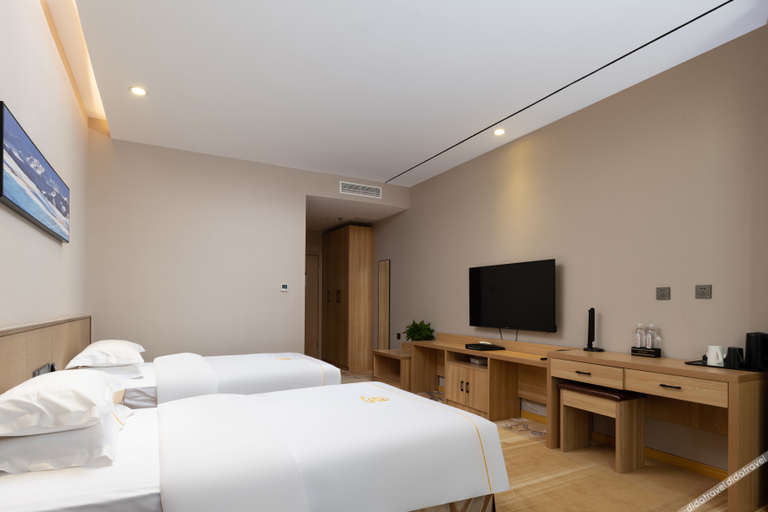 Others 3, Ying Hotel, Changji Hui