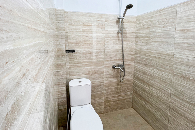 Bathroom 5, Elkana View Homestay RedPartner, Wonosobo