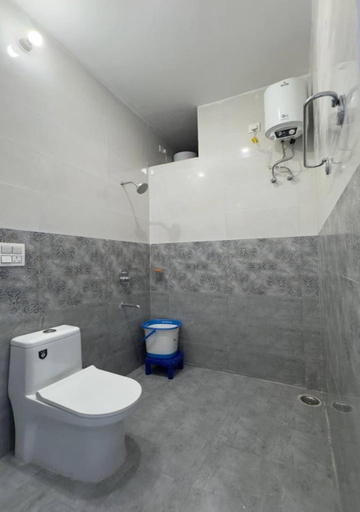 Bathroom 2, Green valley homestay, Dehradun