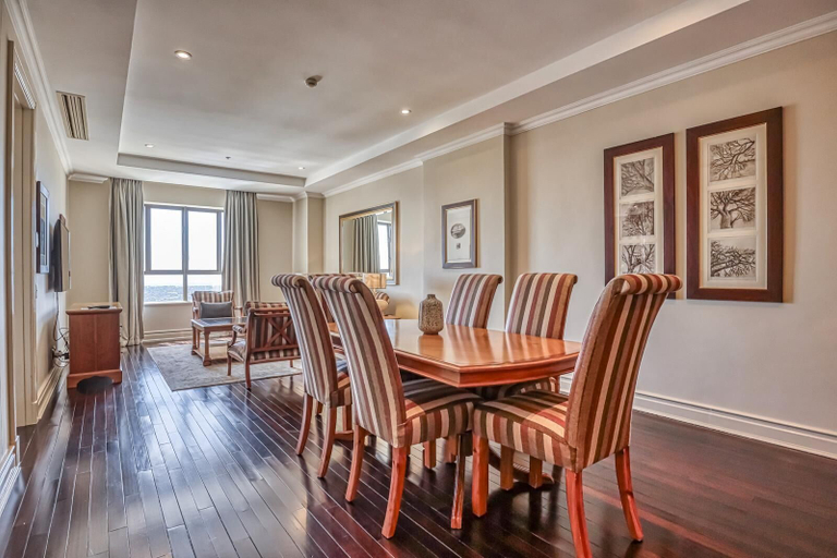 Dining 4, Deluxe One-Bedroom Apartment, City of Johannesburg