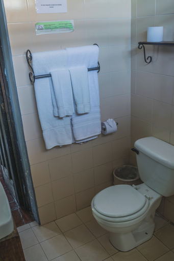 Bathroom 3, Hotel Toliman, San Lucas Tolimán