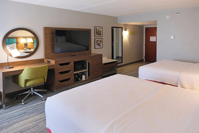 Bedroom 3, Hampton Inn Lima, Allen