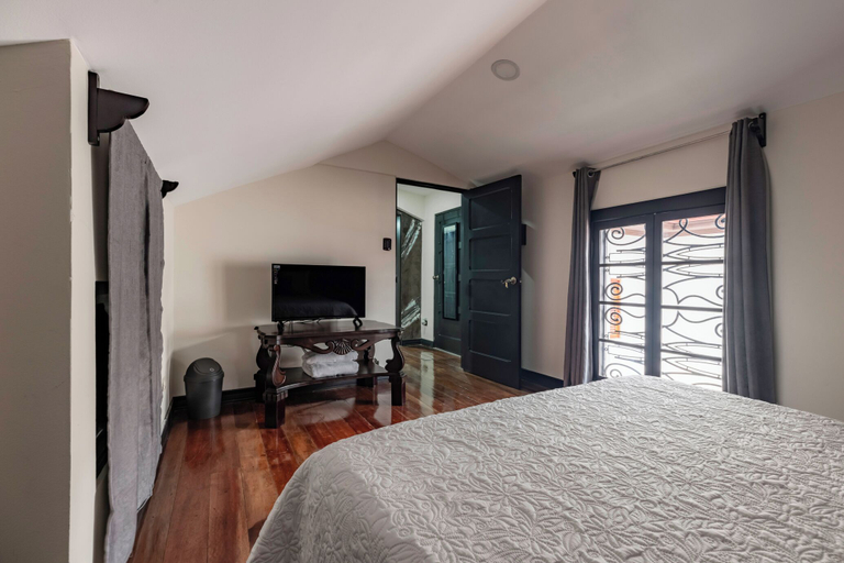 Bedroom 2, Hotel Majestad, San José