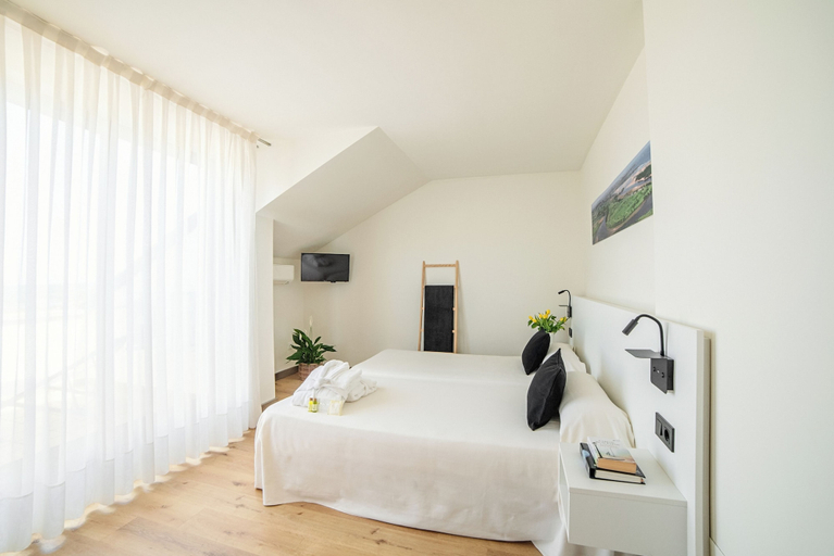 Bedroom 4, Aparthotel Playas de Liencres, Cantabria