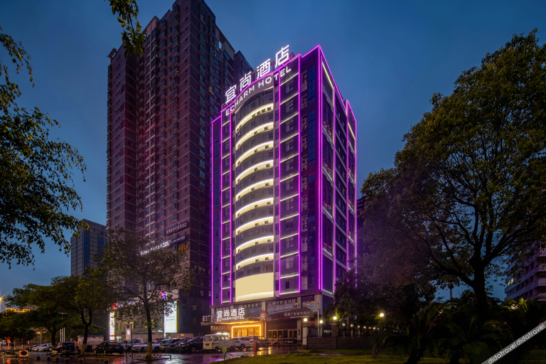 Exterior & Views