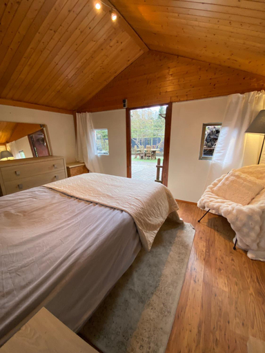 Bedroom 2, Le Petit Chalet avec hottub., Oost-Vlaanderen