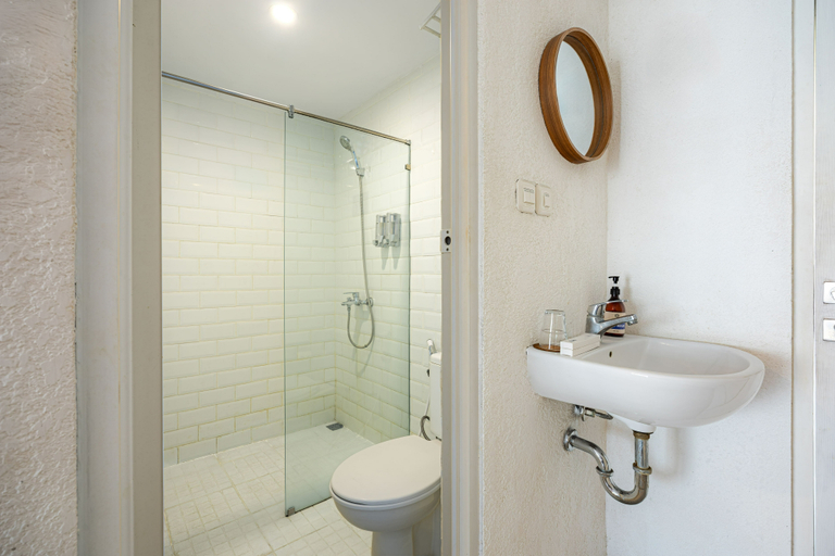 Bathroom 3, Cove Wong Village, Badung
