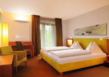 Others 3, Hotel Clara, Bolzano