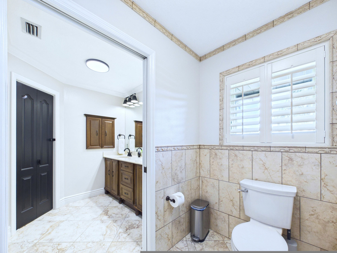 Room 4, Indian Harbor Beach Pool Retreat, Brevard