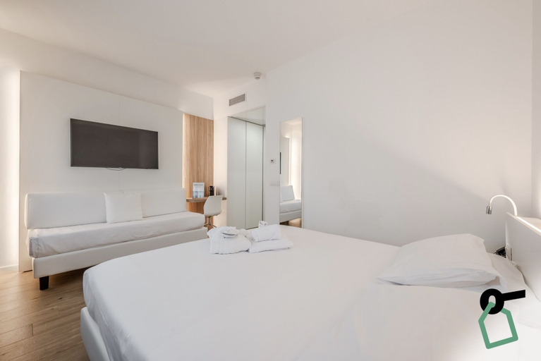 Bedroom 3, Hotiday Room Collection - Tirrenia, Pisa