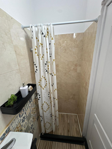 Shower 4, Villa Romana, Municipiul Bucuresti