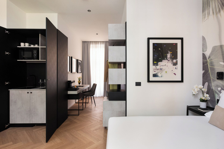 Room 5, At Forty-One Apt 03, Rome