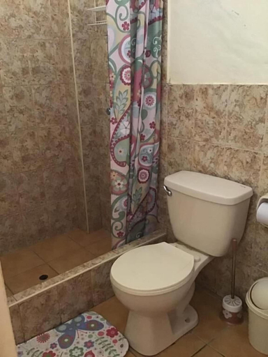 Bathroom 2, La Casa de Jessy, Talara