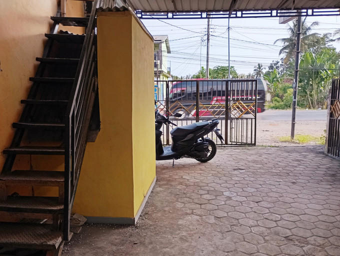 Exterior 5, RedDoorz @ Vera Guesthouse Alun Alun Kutoarjo, Purworejo