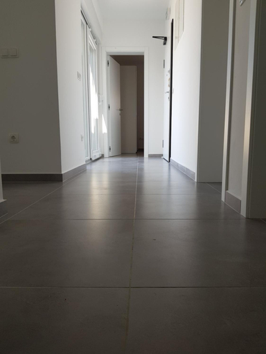 Others 5, Villa Gabriel, Nin