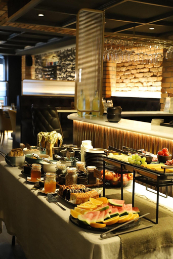 Food & Drinks 3, House 15