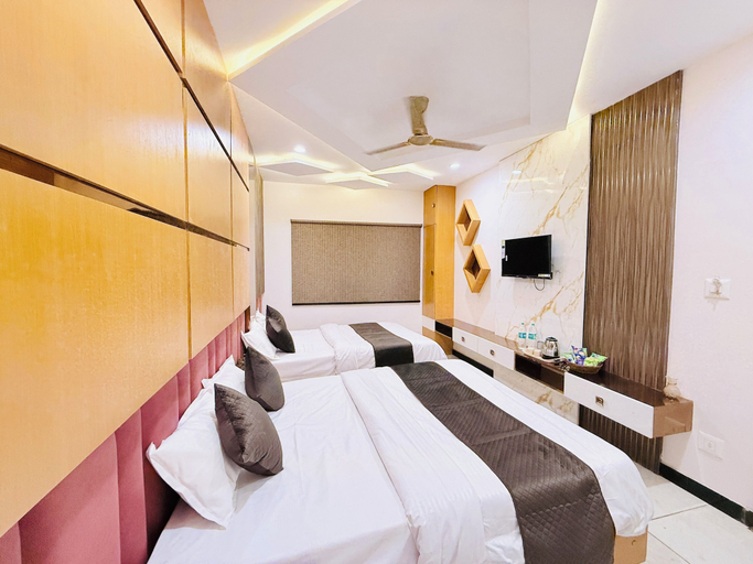 Room 4, Hotel Hira Palace, Ujjain