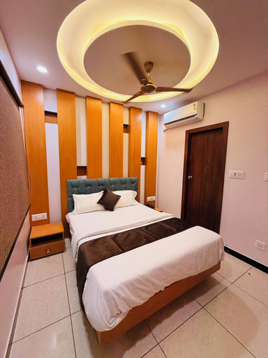 Room 2, Hotel Hira Palace, Ujjain