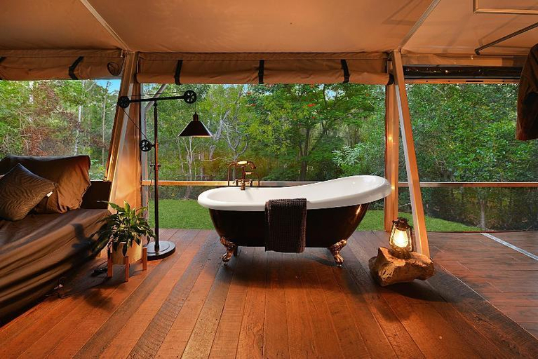 Bathroom, Starry Nights Luxury Camping, Maroochy