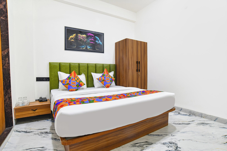 Room 5, Fabhotel The Backyard Bowl, Indore