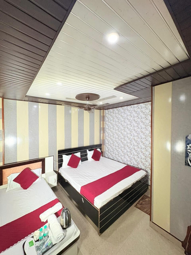 Room 3, Hotel Saksham Palace, Faizabad
