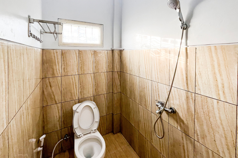 Bathroom 3, Elkana View Homestay RedPartner, Wonosobo