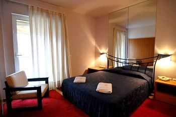 Others 3, Iniohos Hotel, Attica