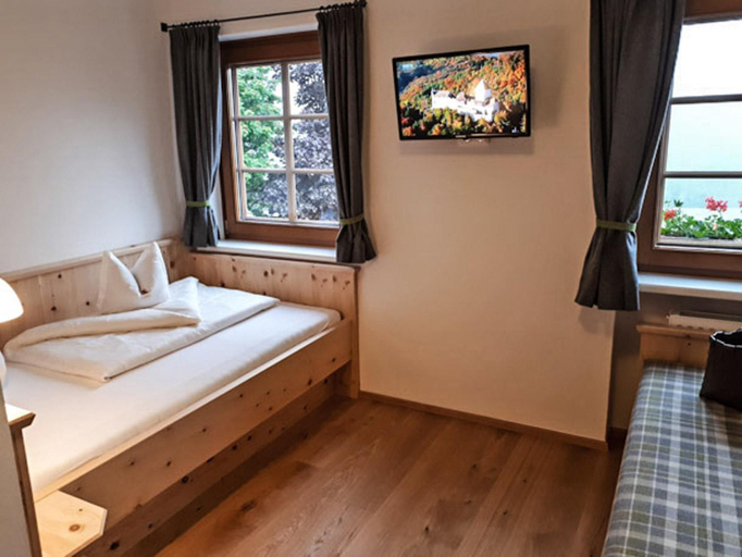 Bedroom 2, Hotel Weiler - Aktiv & Tradition, Lienz