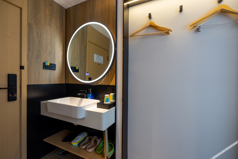 Bathroom 3, NIHAO Hotel Shenzhen North Station, Shenzhen