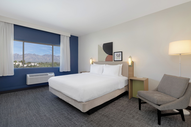 Bedroom 2, Spark by Hilton Tucson Reid Park, Pima