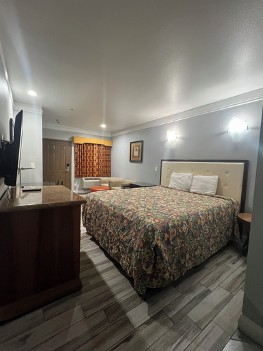 Bedroom 3, Amber Motel, Los Angeles