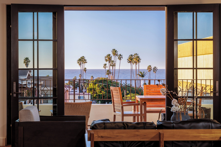 Food & Drinks 5, Hotel San Buena, Ventura