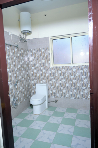 Bathroom 2, Panch Aarohan Hotel King, Pithoragarh