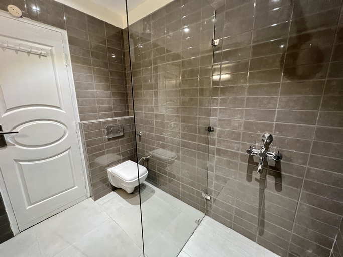 Bathroom, Himalayas Resort by The Lake Hill, Nainital