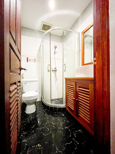 Bathroom 3, KhongKham Hotel, Luang Prabang