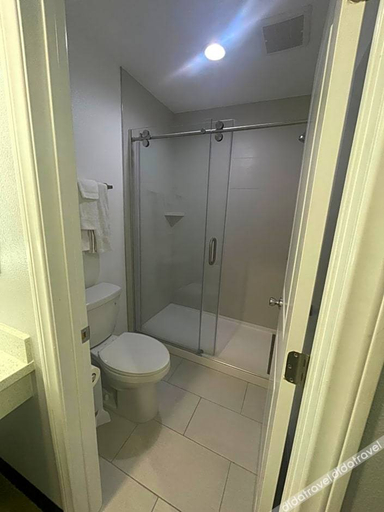 Bathroom 3, La Palma Motel, South Gate - Los Angeles, Los Angeles
