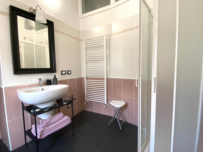 Bathroom 2, B&B La Dolce Casa Lago di Como, Como