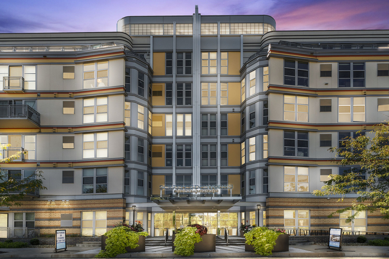 Exterior & Views